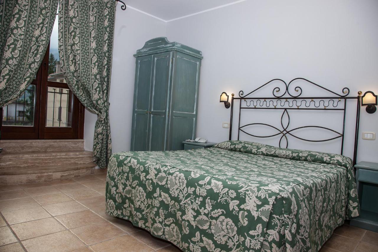 Hotel Il Tiglio (Adults Only) Castel Di Sangro Buitenkant foto